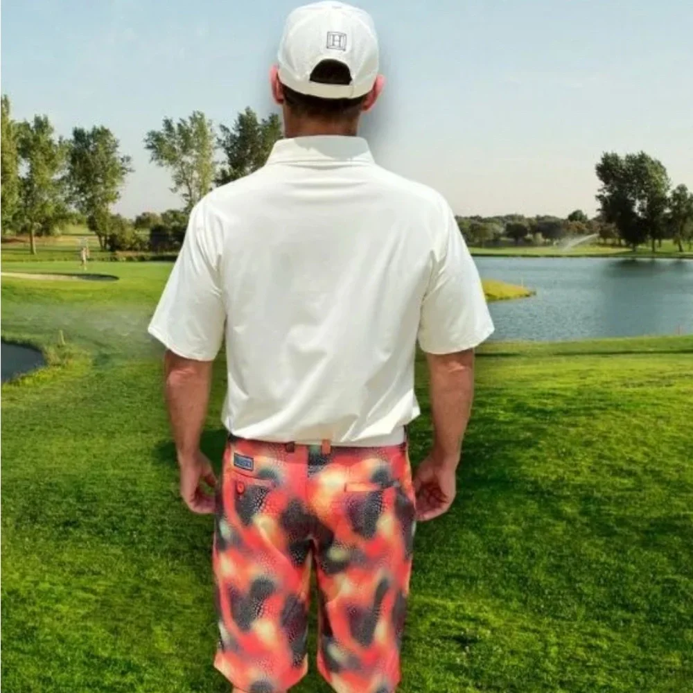 Hreski Golf 134 Abstract Circles on Red Black Uneven Background Shorts